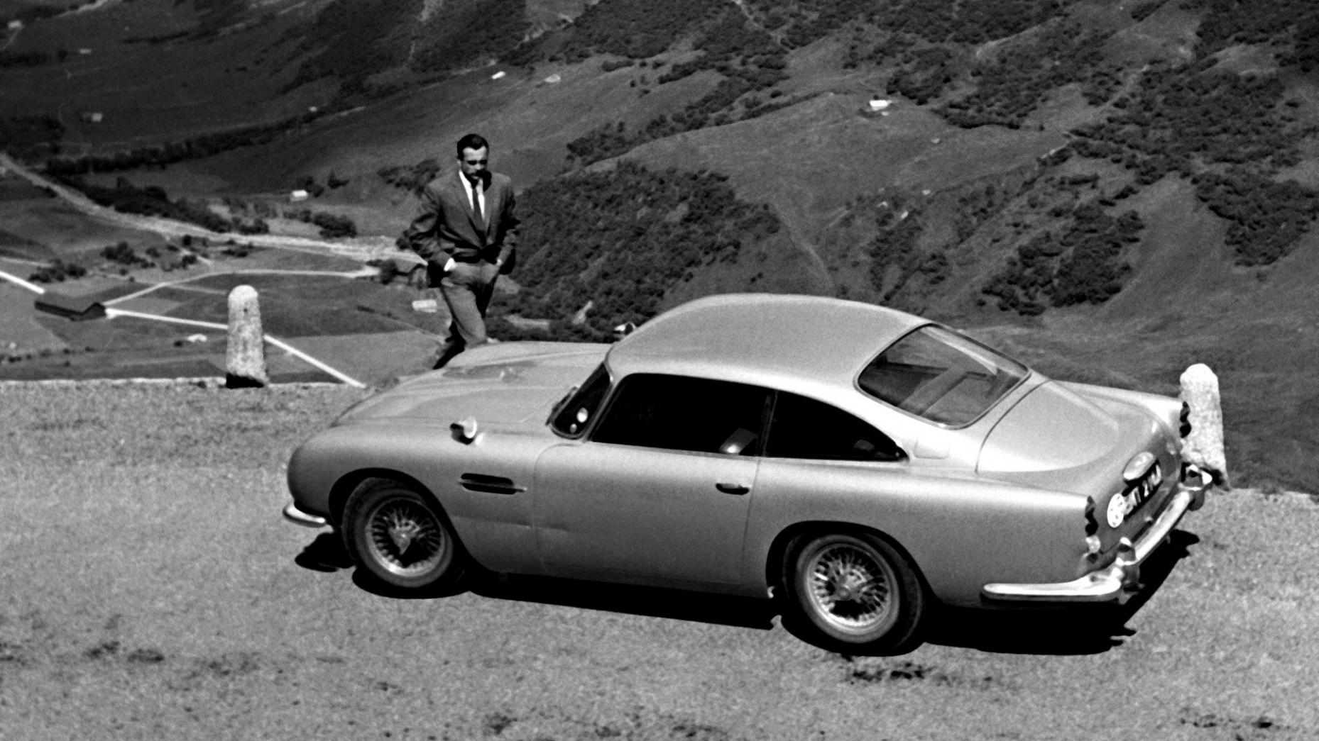 Top 10 Cars Featured In James Bond Movies - Page 5 of 5 - viralhavoc